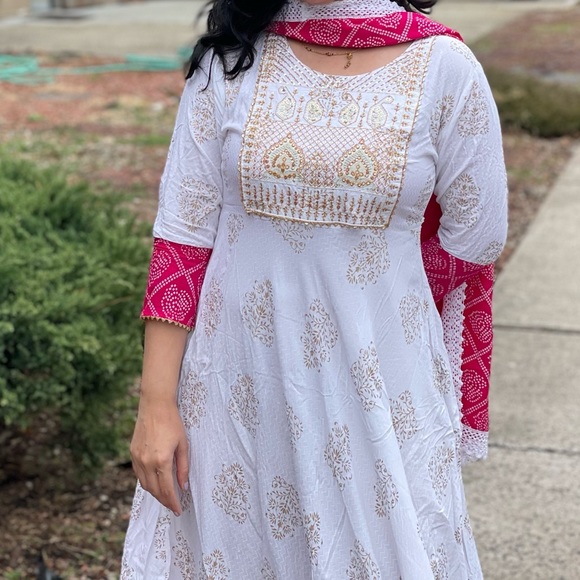 2 piece embroidery kurti and bhandej duppata - Picture 2 of 2